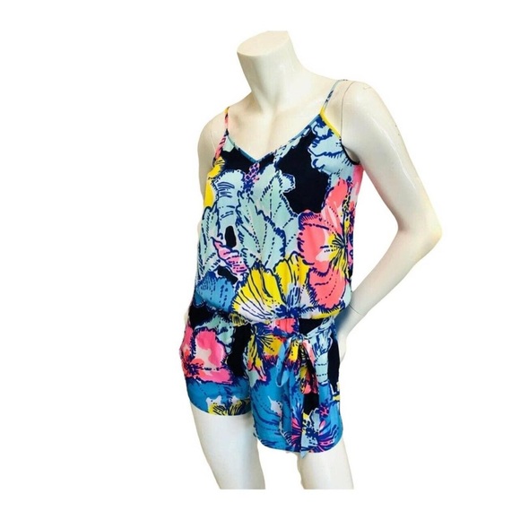 Lilly Pulitzer - Picture 4 of 7